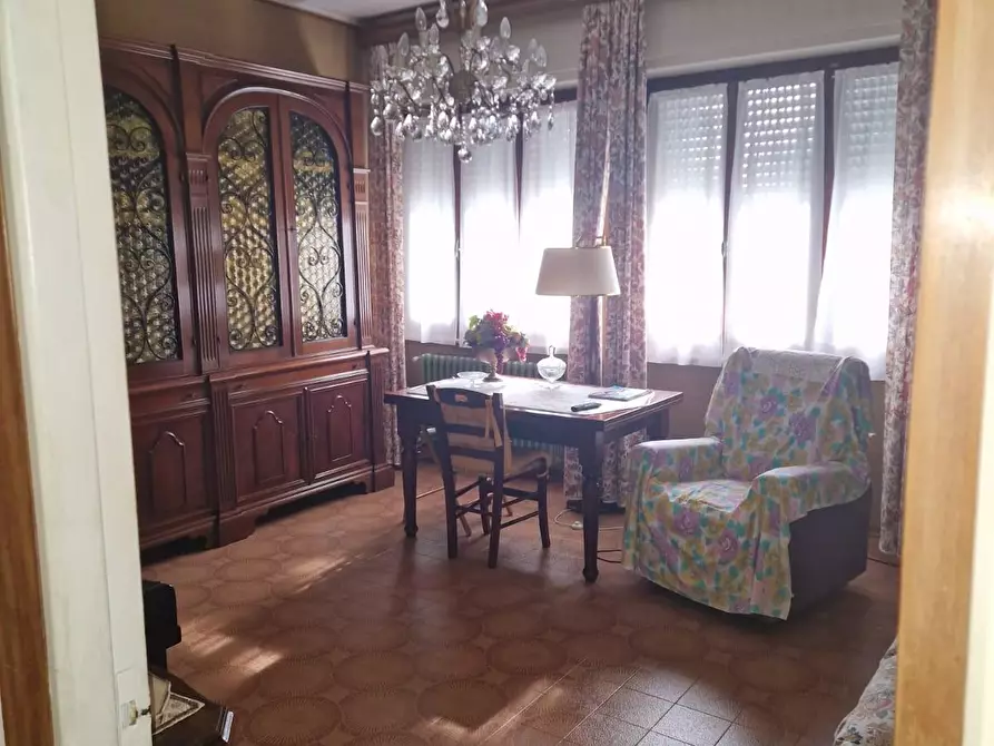 Immagine 12 di Villa in vendita  a Carrara