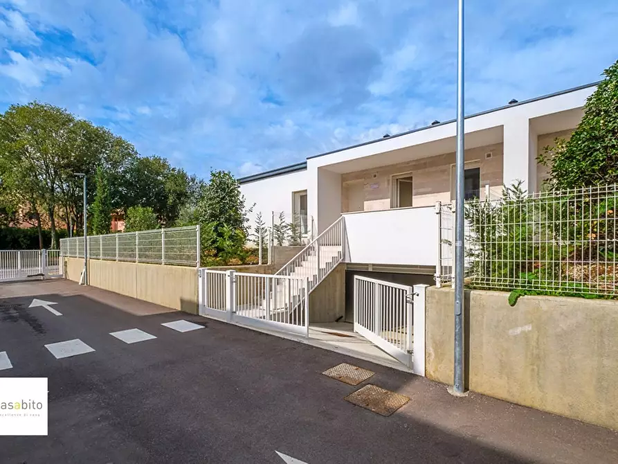 Immagine 32 di Villa in vendita  a Ponte San Pietro