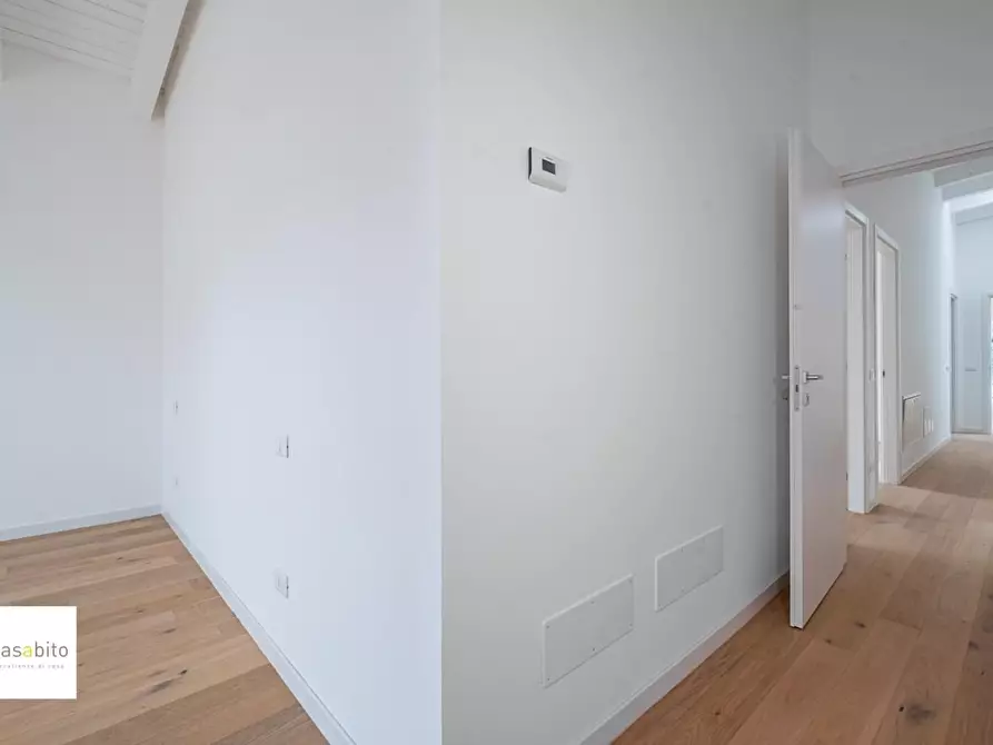 Immagine 27 di Villa in vendita  a Ponte San Pietro