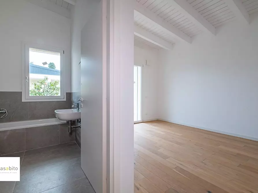 Immagine 22 di Villa in vendita  a Ponte San Pietro