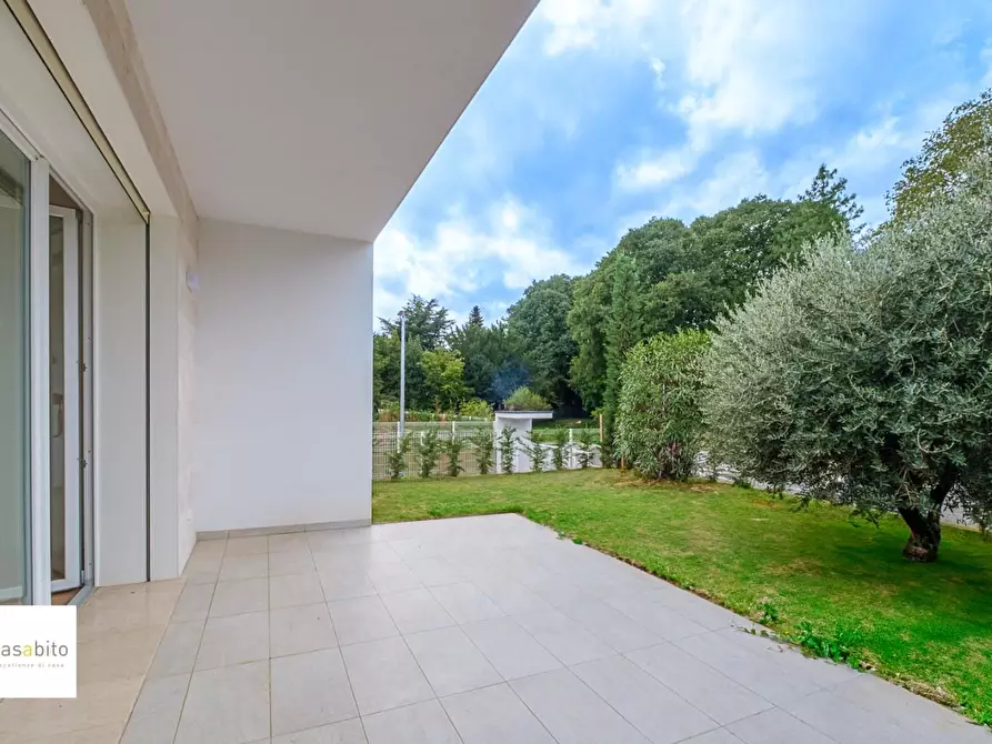 Immagine 10 di Villa in vendita  a Ponte San Pietro