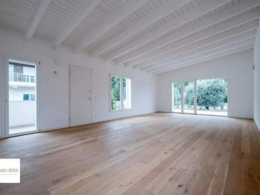 Immagine 2 di Villa in vendita  a Ponte San Pietro