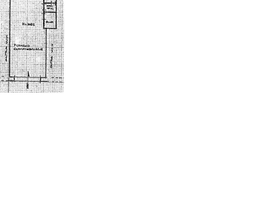 Immagine 2 di Locale commerciale in vendita  a Livorno