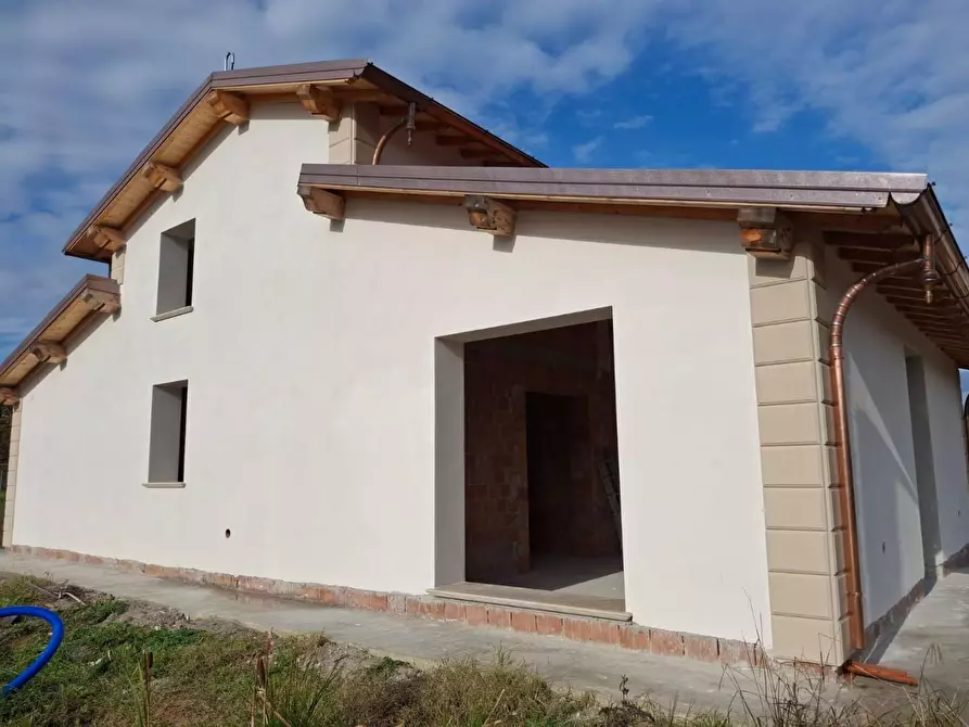 Immagine 4 di Villa in vendita  a Porcari