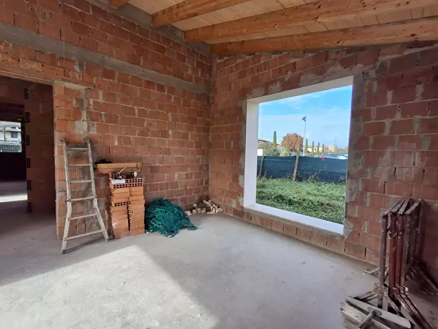 Immagine 10 di Villa in vendita  a Porcari