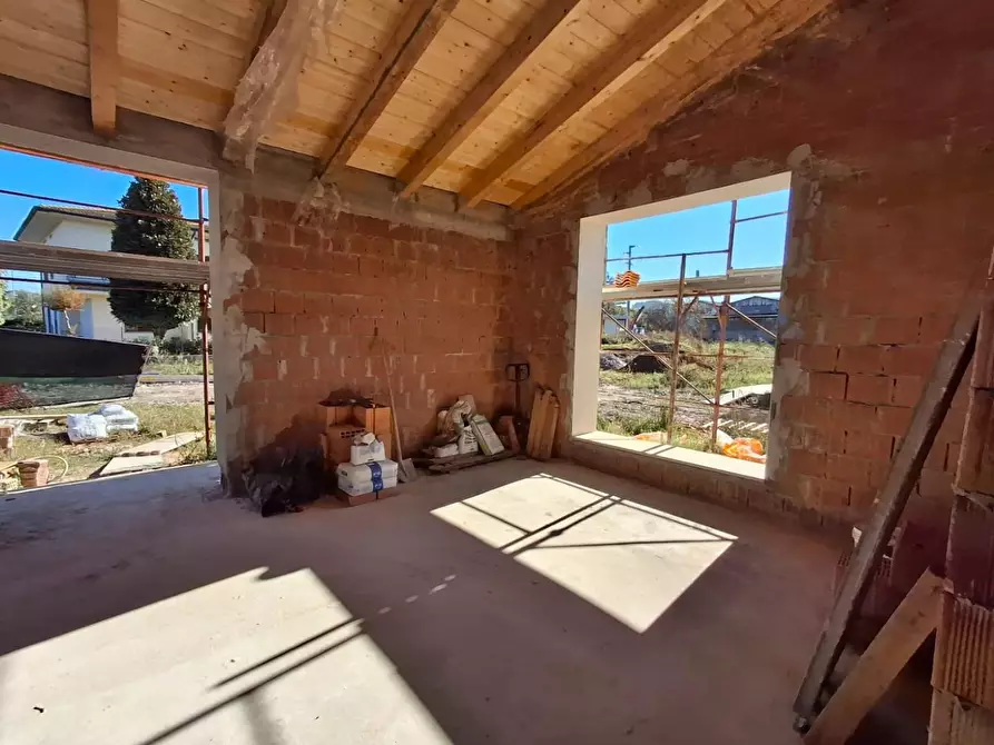 Immagine 9 di Villa in vendita  a Porcari