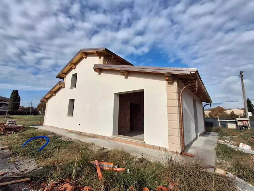 Immagine 2 di Villa in vendita  a Porcari