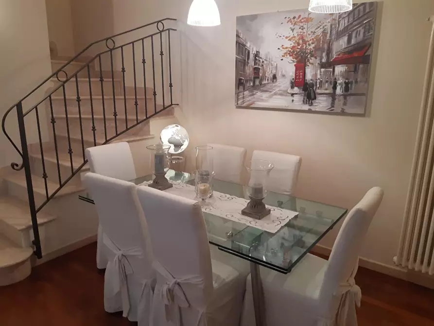 Immagine 5 di Appartamento in vendita  a Massa