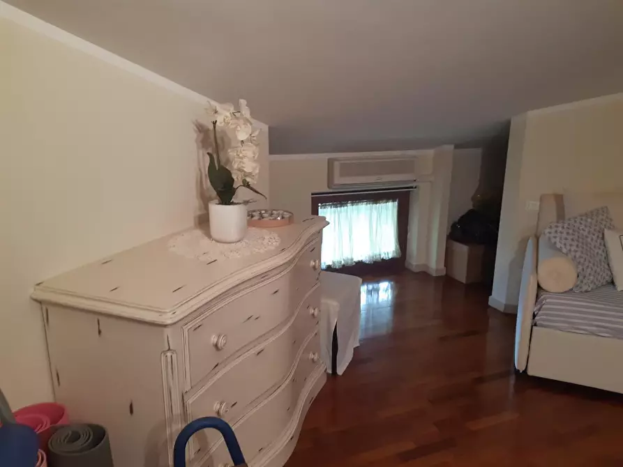 Immagine 12 di Appartamento in vendita  a Massa