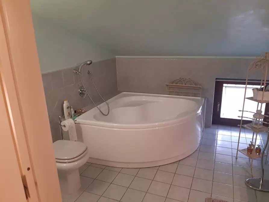 Immagine 13 di Appartamento in vendita  a Massa