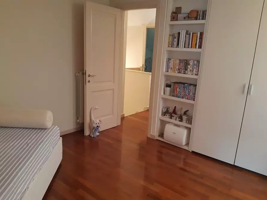 Immagine 11 di Appartamento in vendita  a Massa