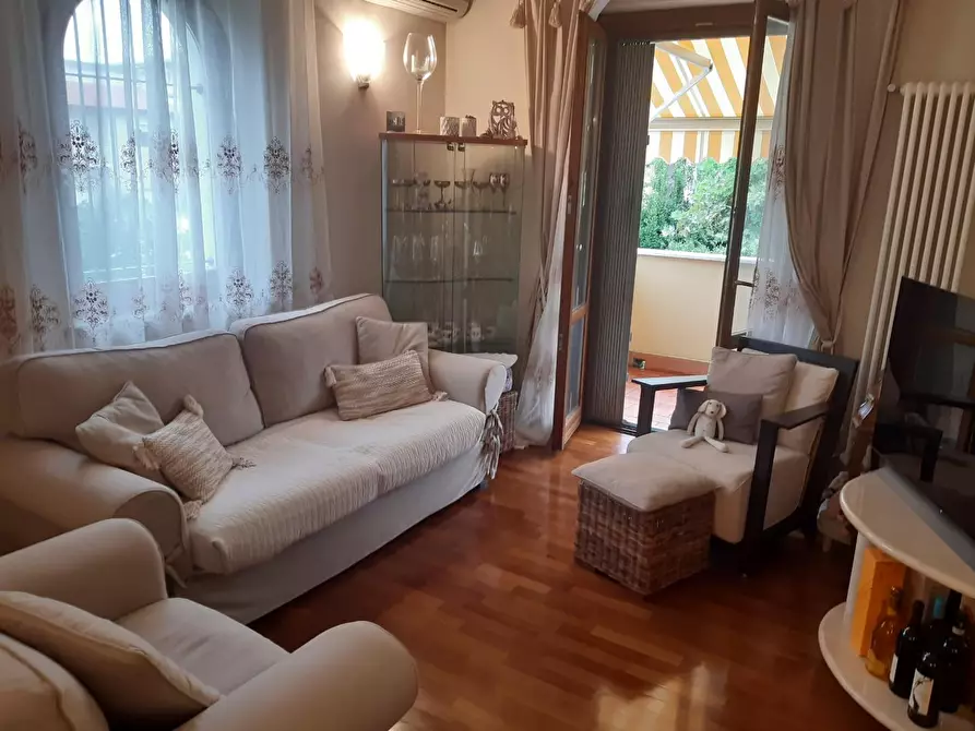 Immagine 3 di Appartamento in vendita  a Massa