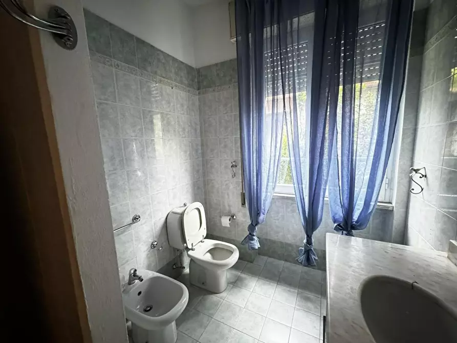 Immagine 11 di Appartamento in vendita  a Massa