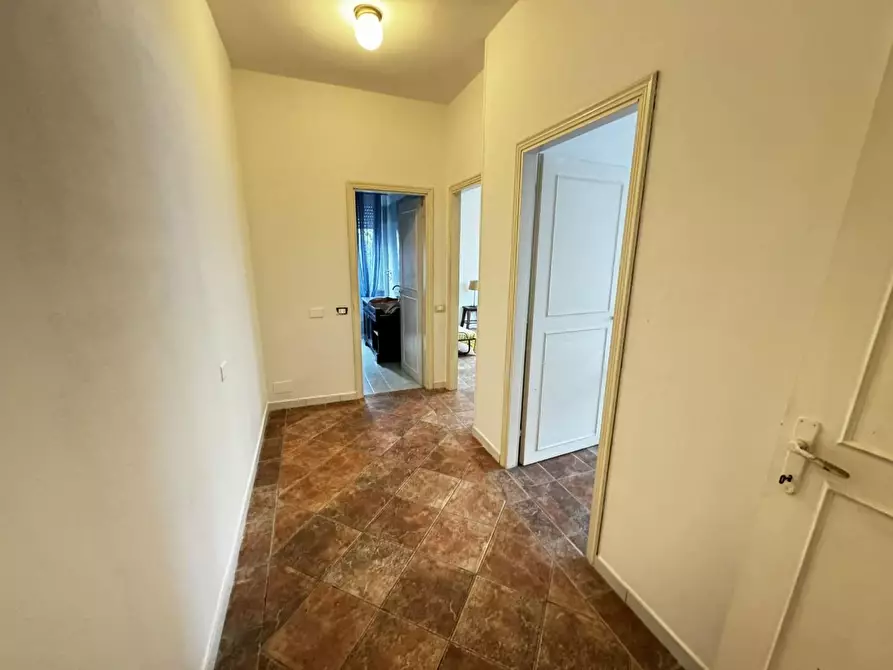 Immagine 4 di Appartamento in vendita  a Massa