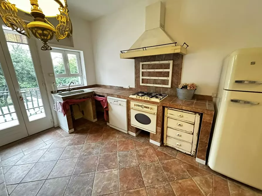 Immagine 3 di Appartamento in vendita  a Massa