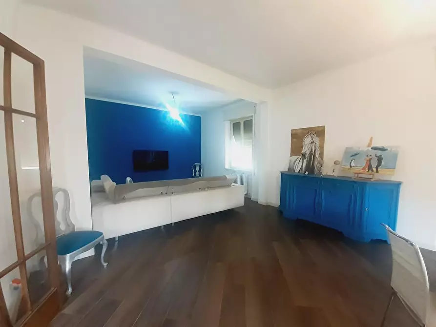 Immagine 2 di Appartamento in vendita  a Lucca