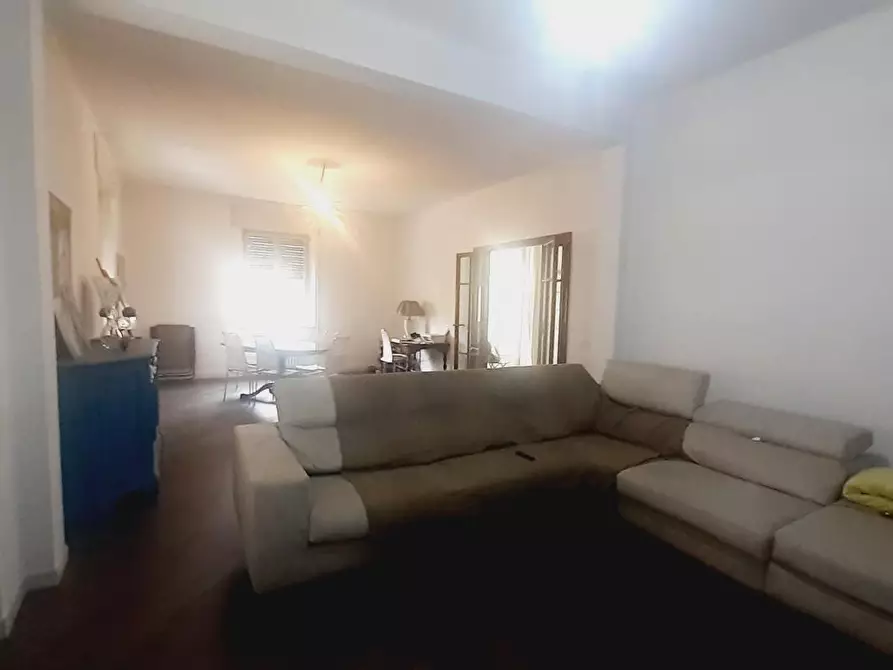 Immagine 3 di Appartamento in vendita  a Lucca