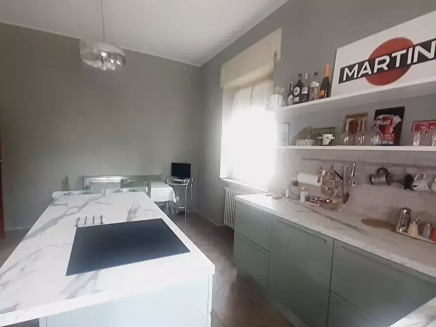 Immagine 7 di Appartamento in vendita  a Lucca