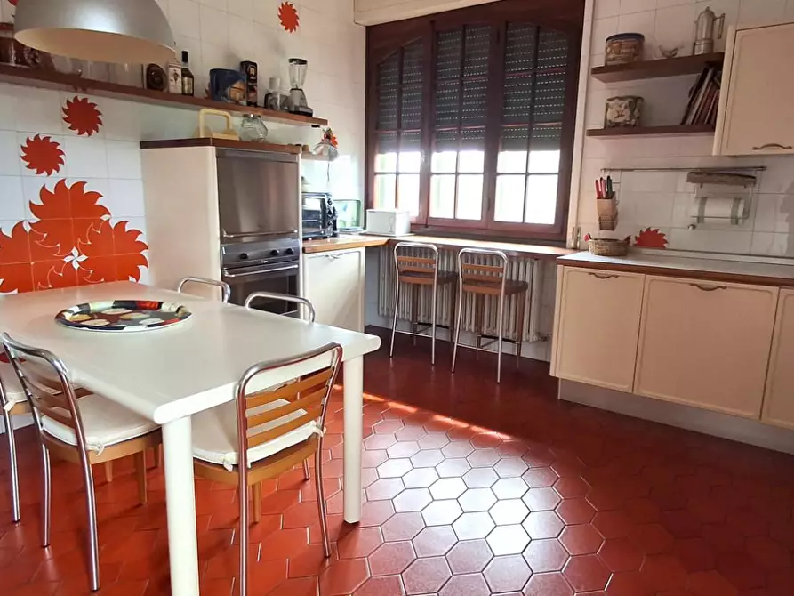 Immagine 9 di Villa in vendita  a San Giuliano Terme