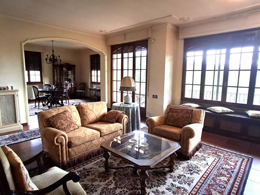 Immagine 2 di Villa in vendita  a San Giuliano Terme