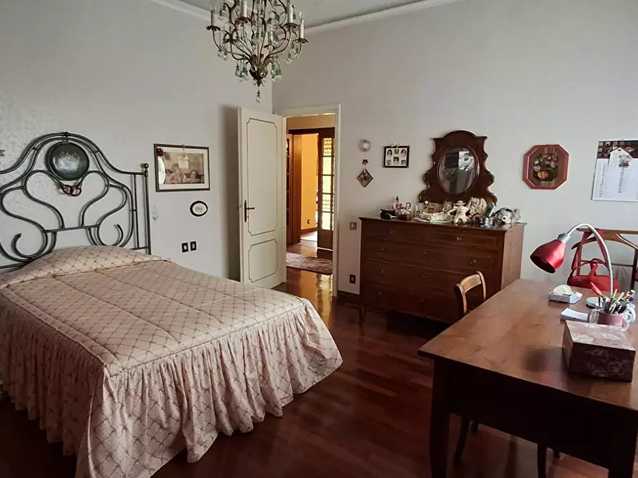 Immagine 11 di Villa in vendita  a San Giuliano Terme