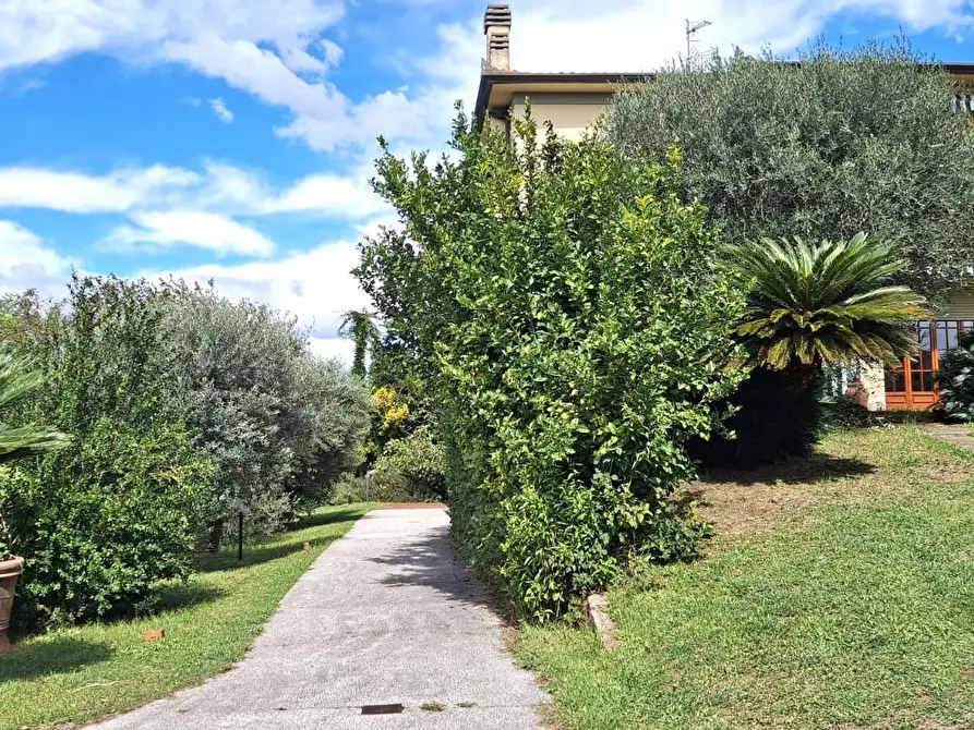 Immagine 7 di Villa in vendita  a San Giuliano Terme