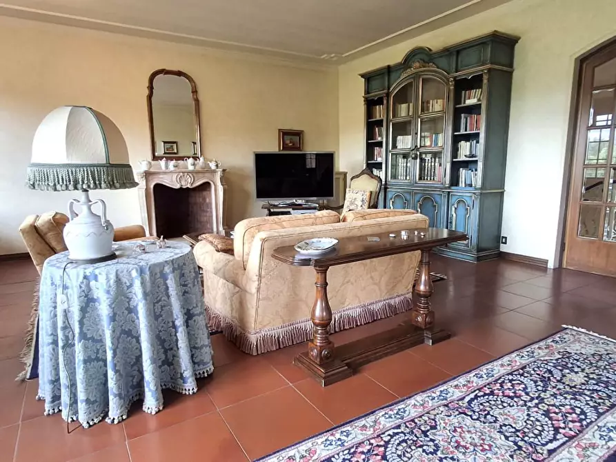 Immagine 4 di Villa in vendita  a San Giuliano Terme