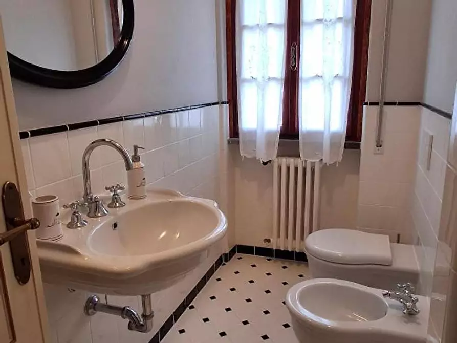 Immagine 16 di Villa in vendita  a San Giuliano Terme