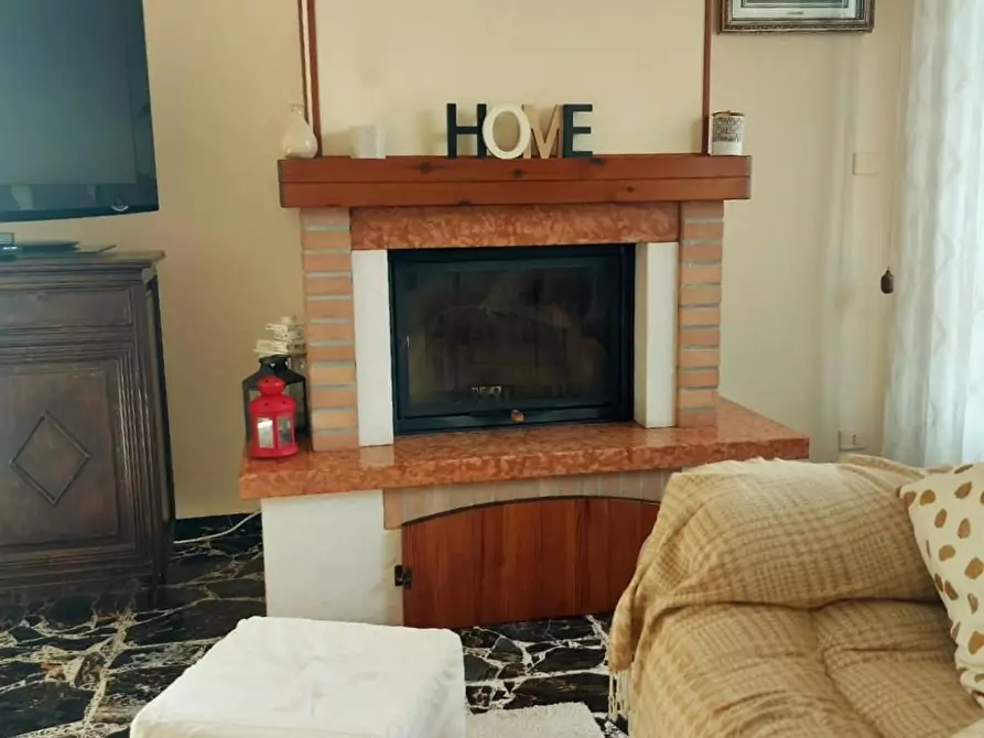 Immagine 3 di Appartamento in vendita  a Castellina Marittima