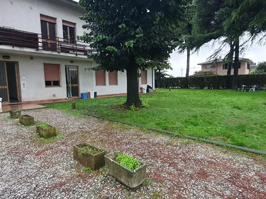 Immagine 2 di Casa indipendente in vendita  a Capannori