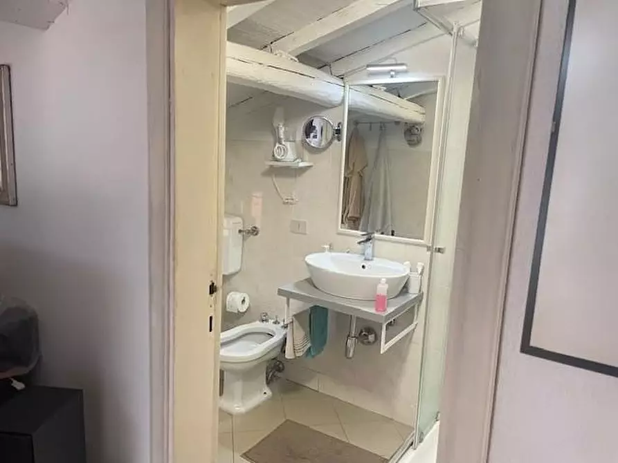 Immagine 28 di Mansarda in vendita  a Forte Dei Marmi