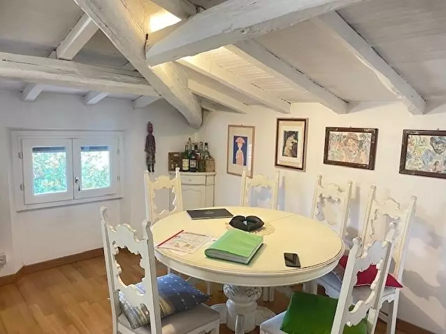 Immagine 10 di Mansarda in vendita  a Forte Dei Marmi