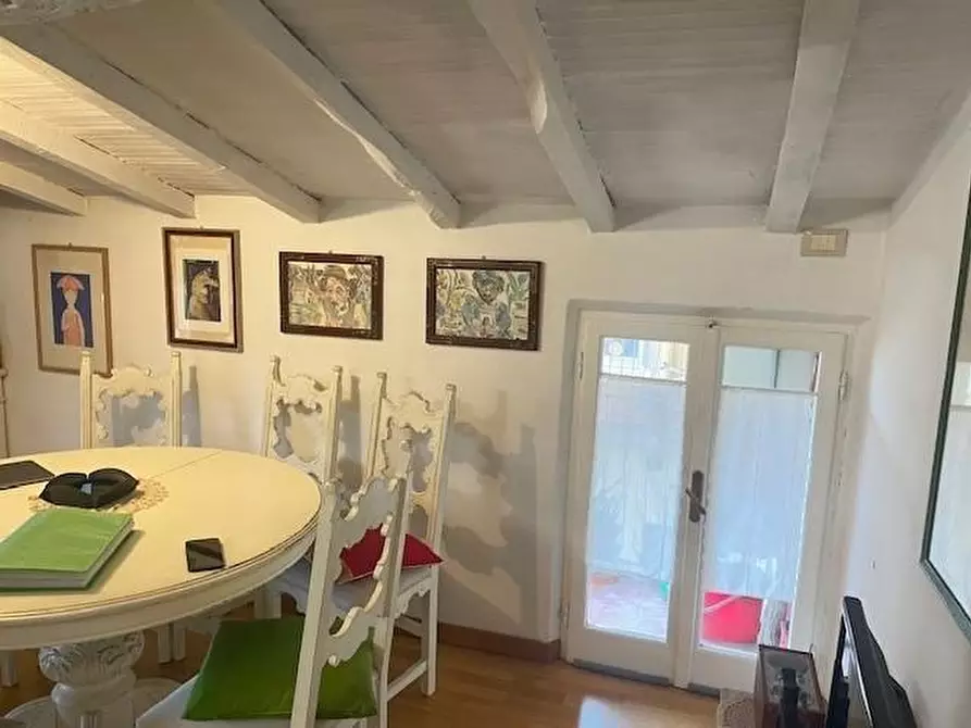 Immagine 18 di Mansarda in vendita  a Forte Dei Marmi