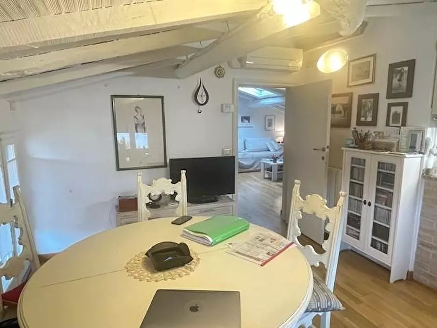 Immagine 11 di Mansarda in vendita  a Forte Dei Marmi