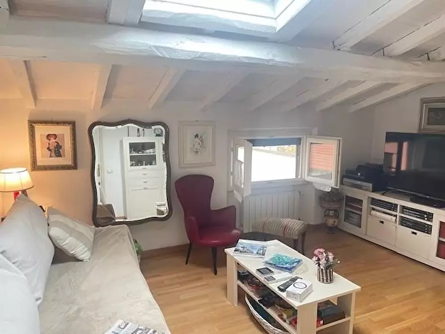 Immagine 3 di Mansarda in vendita  a Forte Dei Marmi