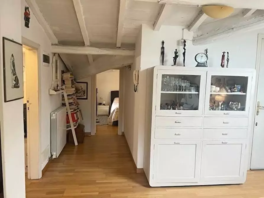 Immagine 19 di Mansarda in vendita  a Forte Dei Marmi