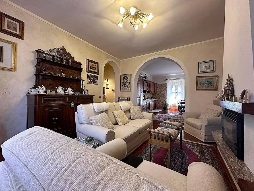 Immagine 45 di Villa in vendita  a Chianni