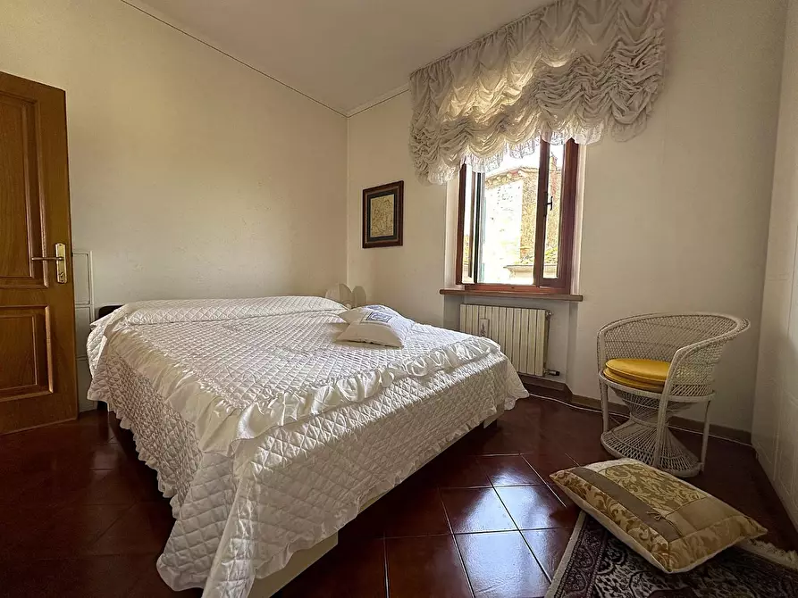 Immagine 54 di Villa in vendita  a Chianni