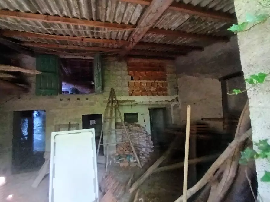 Immagine 16 di Rustico / casale in vendita  a Lucca