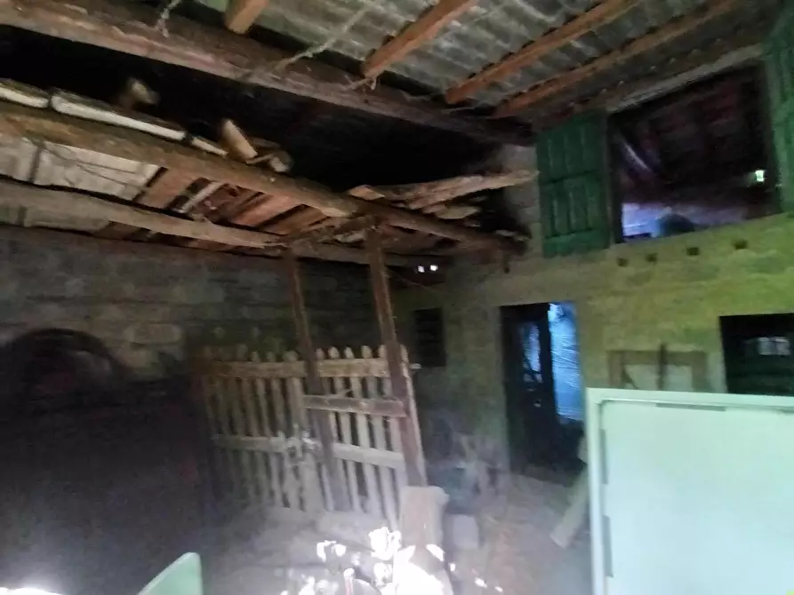 Immagine 13 di Rustico / casale in vendita  a Lucca