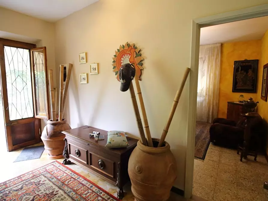 Immagine 11 di Porzione di casa in vendita  a Lucca