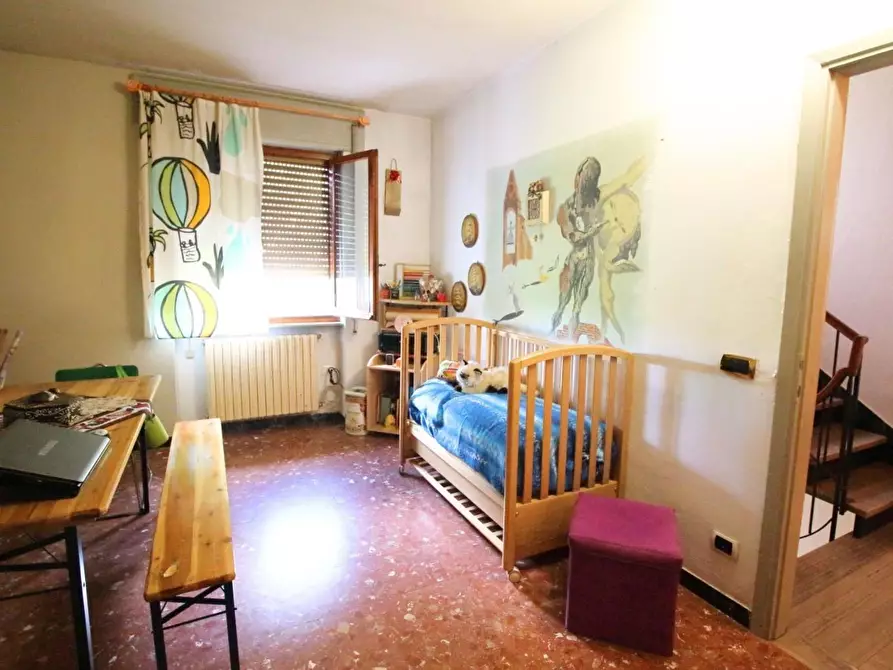 Immagine 3 di Porzione di casa in vendita  a Lucca