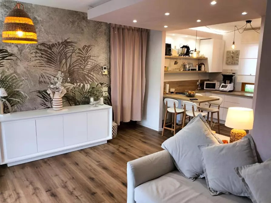 Immagine 4 di Appartamento in vendita  a Livorno