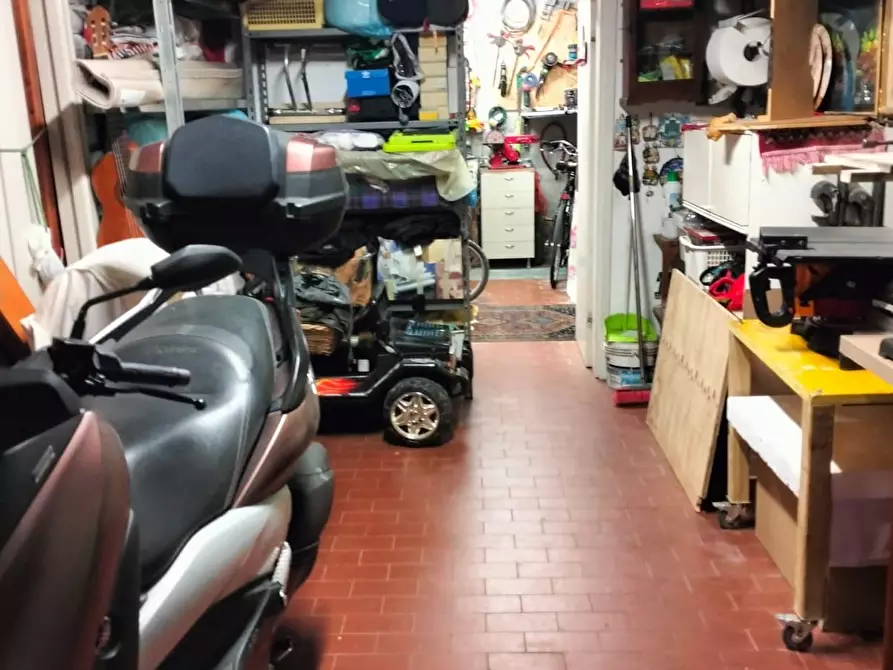 Immagine 41 di Appartamento in vendita  a Livorno