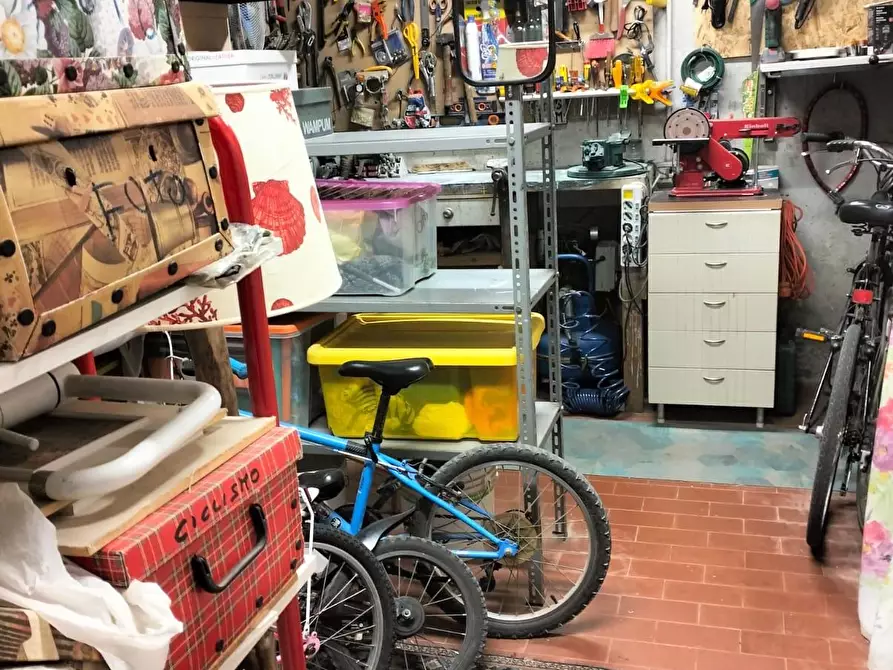 Immagine 40 di Appartamento in vendita  a Livorno