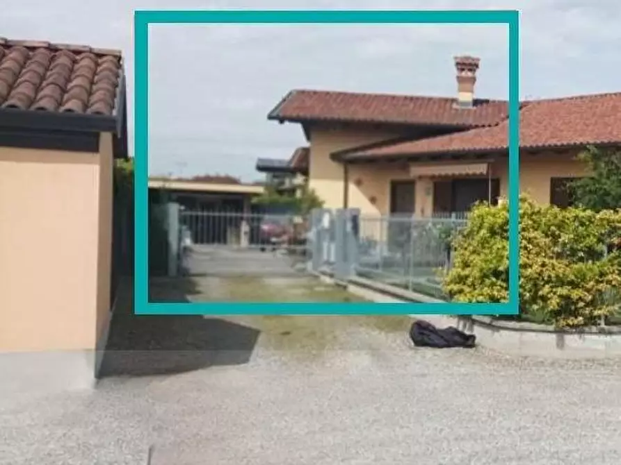 Immagine 1 di Casa bifamiliare in vendita  a Mazze'