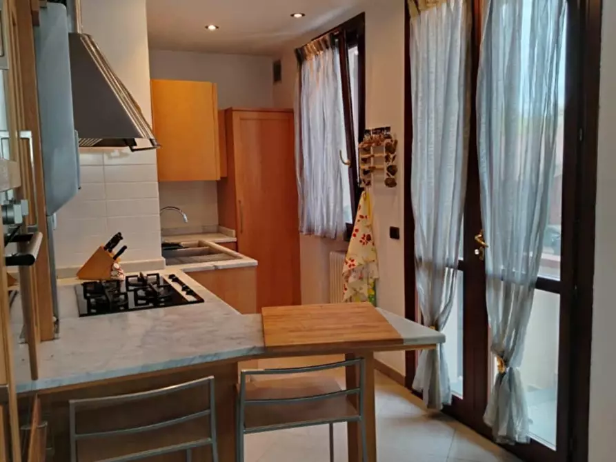 Immagine 2 di Villa in vendita  a San Giuliano Terme