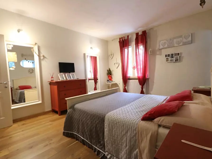 Immagine 20 di Villa in vendita  a San Giuliano Terme