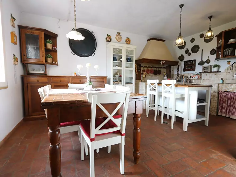 Immagine 9 di Villa in vendita  a San Giuliano Terme