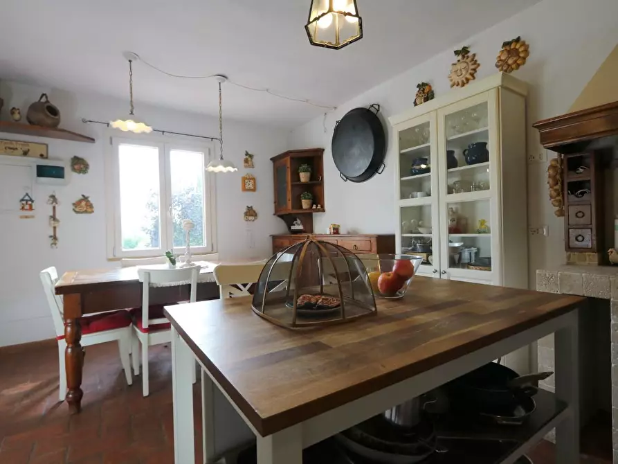 Immagine 11 di Villa in vendita  a San Giuliano Terme